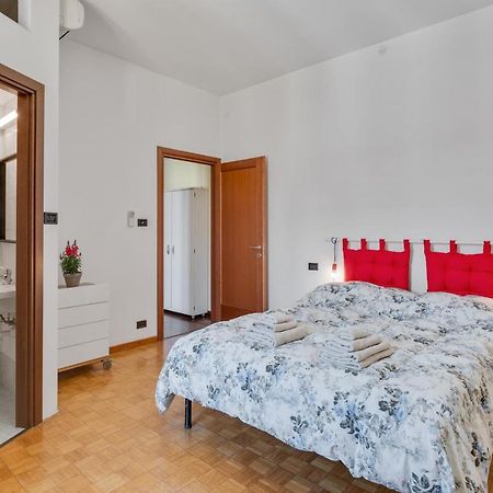 Oltretorrente Ampio Appartamento Con Balconi Parma Eksteriør billede