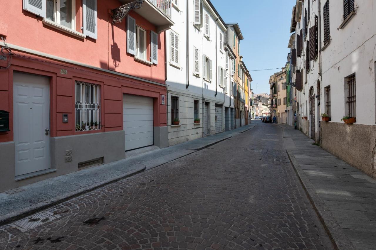 Oltretorrente Ampio Appartamento Con Balconi Parma Eksteriør billede